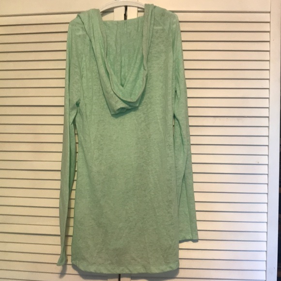 Athletic lightweight hooded long sleeve - Picture 2 of 5